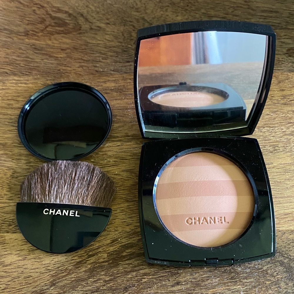 Chanel Les Beiges Healthy Glow Multi-Colour Powder Compact